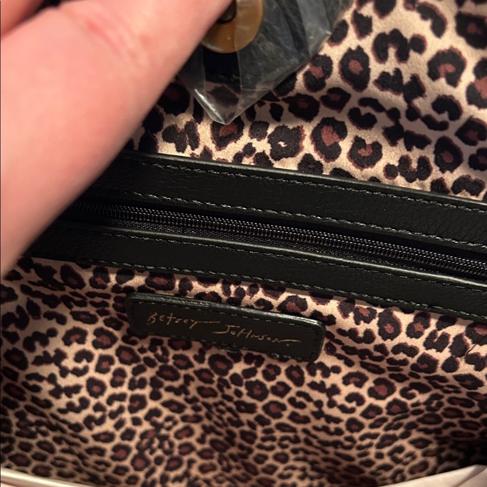 Betsey Johnson Black Embossed Skull Shoulder Bag - Picture 13 of 14
